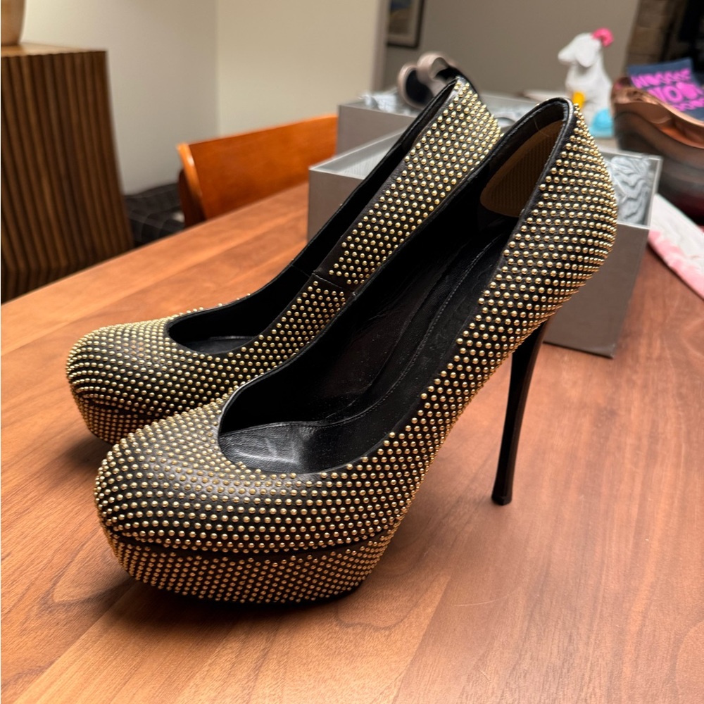 Alexander McQueen black and gold studded platform heels pumps 41